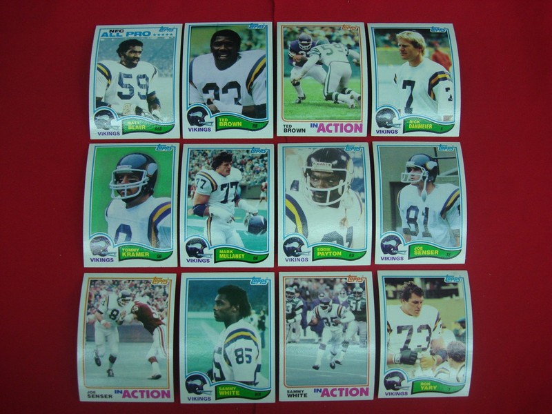 Vintage 1982 Topps Minnesota Vikings football card lot of 12