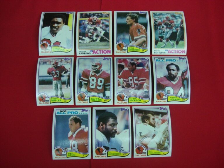 Vintage 1982 Topps Atlanta Falcons football card lot