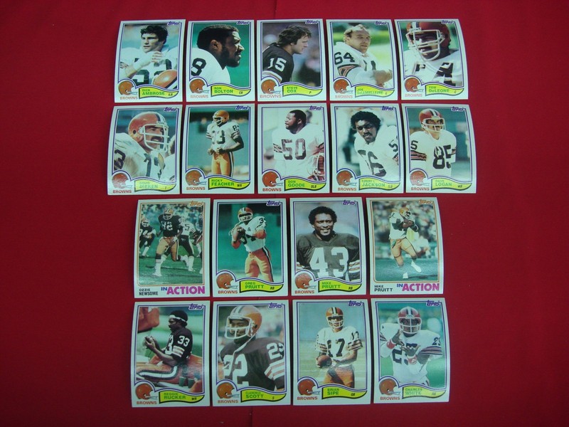 Vintage 1982 Topps Cleveland Browns Football Card Lot (18 Cards, EX-MT+)