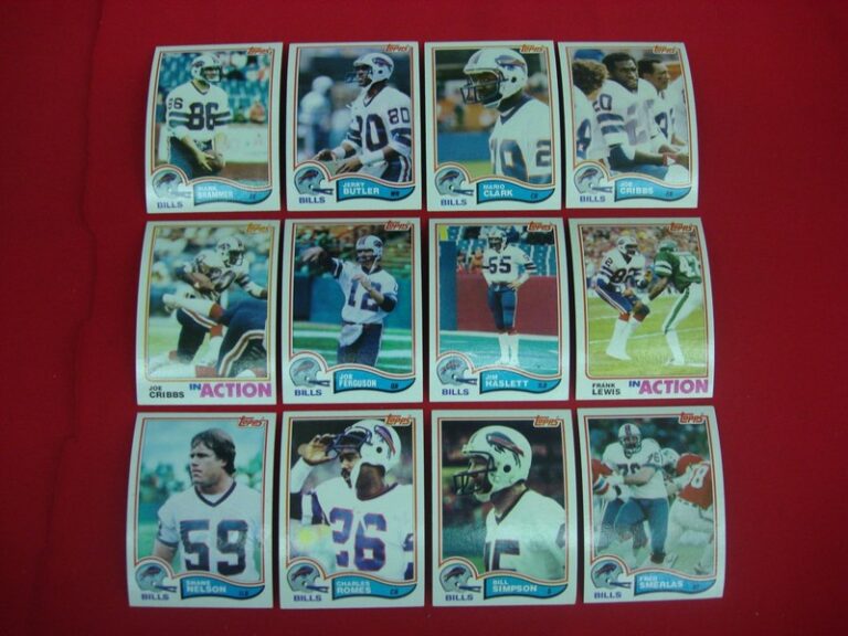 12 vintage 1982 Topps Buffalo Bills football cards in EX-MT condition