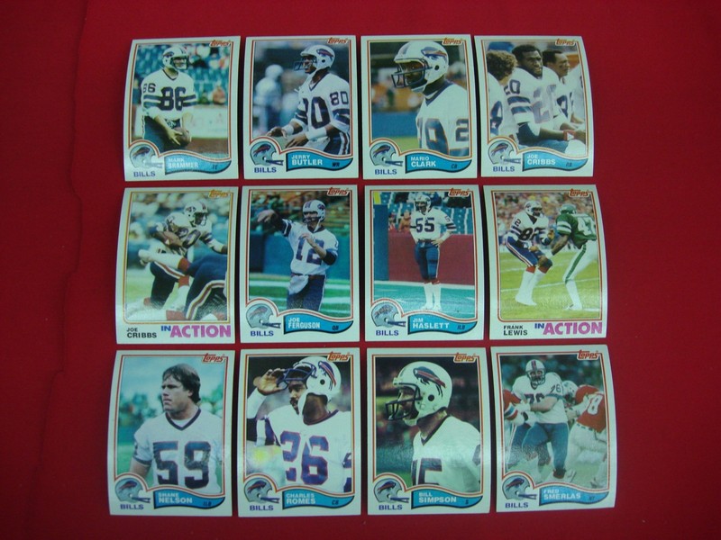 12 vintage 1982 Topps Buffalo Bills football cards in EX-MT condition