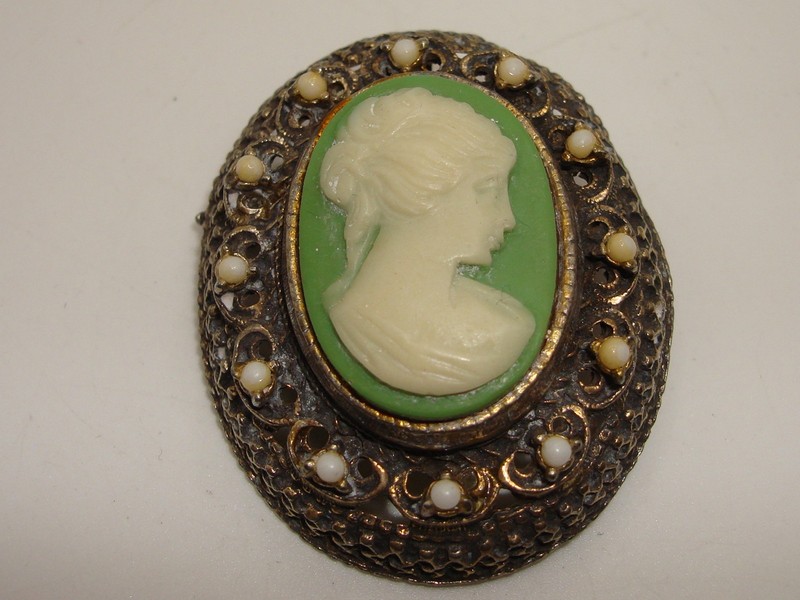 Vintage 1950s-60s Faux Cameo Pin & Pendant - Green & White, Pearls