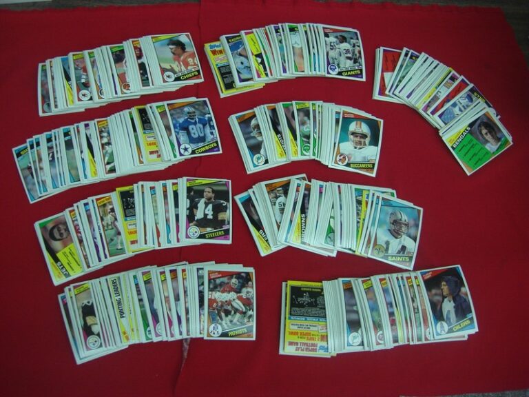 1984 Topps Football Card Lot (600+ Cards) - Excellent to Mint Condition