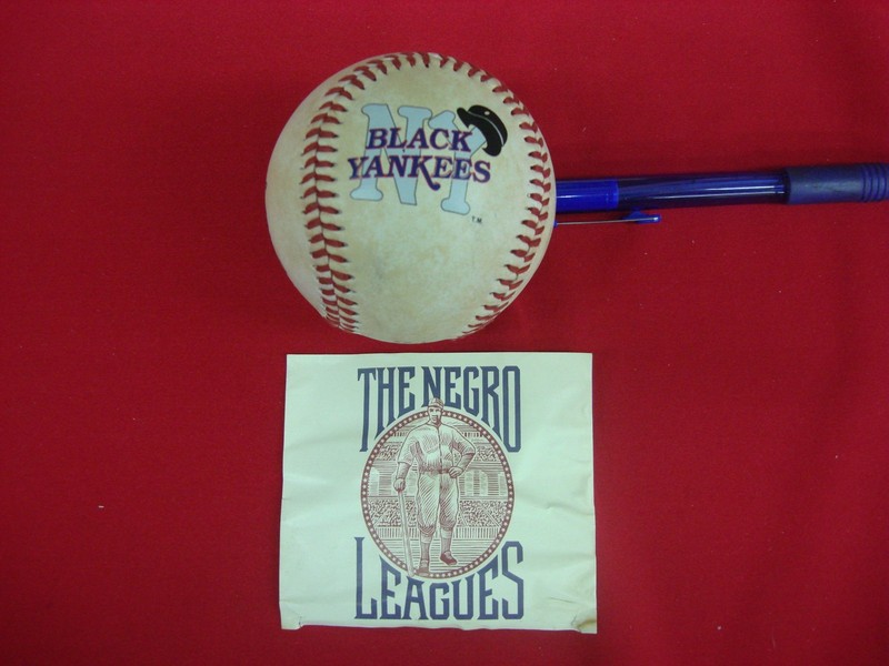 Black Yankees Autographed 1995 Negro Leagues Fotoball Baseball