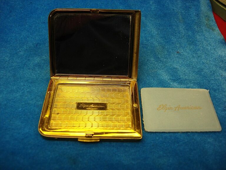 Vintage Elgin American Powder Compact - Green & Rose Scene, 1940s-50s