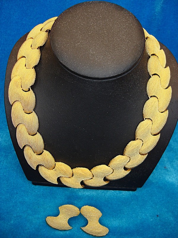 Vintage Park Lane gold-tone choker necklace and earring set, excellent condition