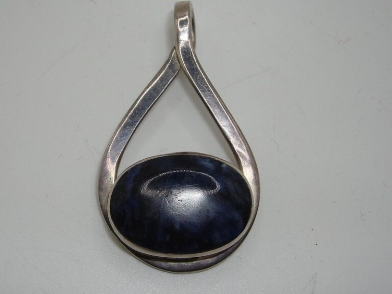 Vintage sterling silver sodalite pendant, Hecho En Mexico, artist signed