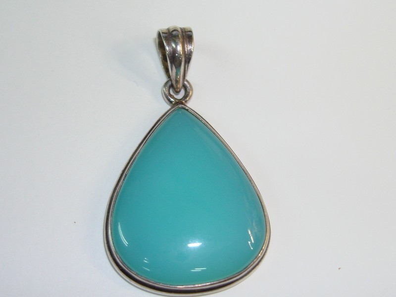Vintage sterling silver blue chalcedony pendant