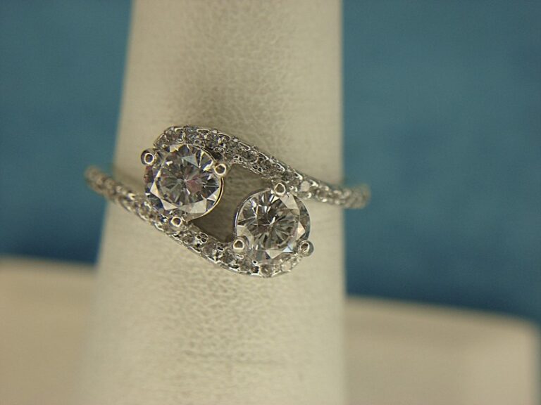Sparkling sterling silver ring with fancy CZ setting, size 7