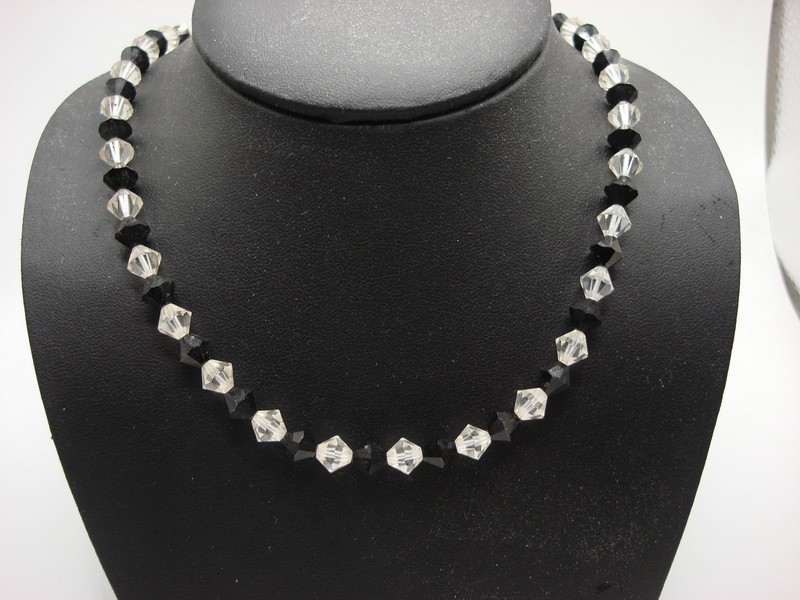 Vintage Art Deco black and clear glass briolette choker necklace