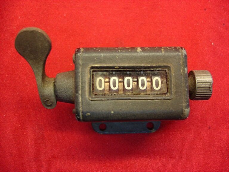 Vintage brass 5-digit mechanical counter, functional and manual operation