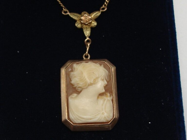 Antique Art Deco Forstner gold-filled cameo pendant necklace