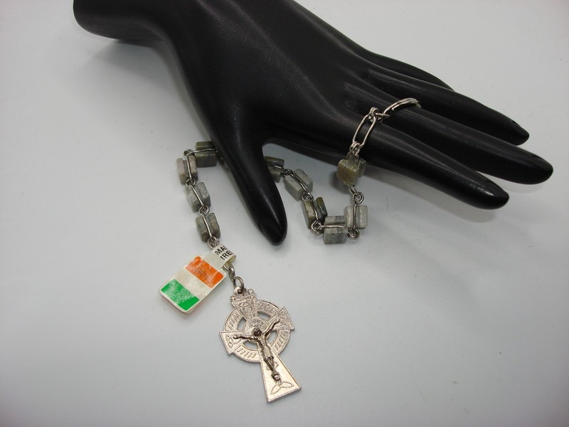 Celtic Connemara Marble Rosary Keychain - Paidrin Beag (10 Beads) - Made in Ireland