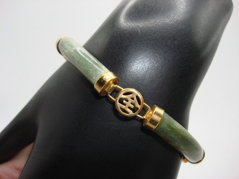 Vintage Chinese jade bracelet with gold filigree