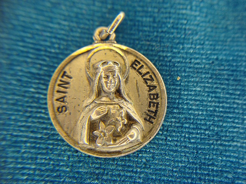 Vintage Creed Sterling Silver St. Elizabeth 3D Charm (5.3g)