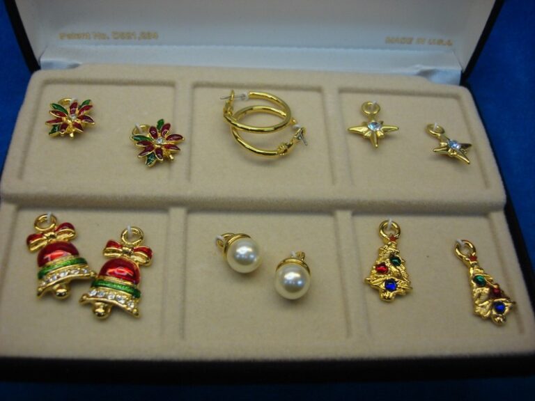 Vintage gold-tone hoop earrings set with 5 Christmas charms, USA made