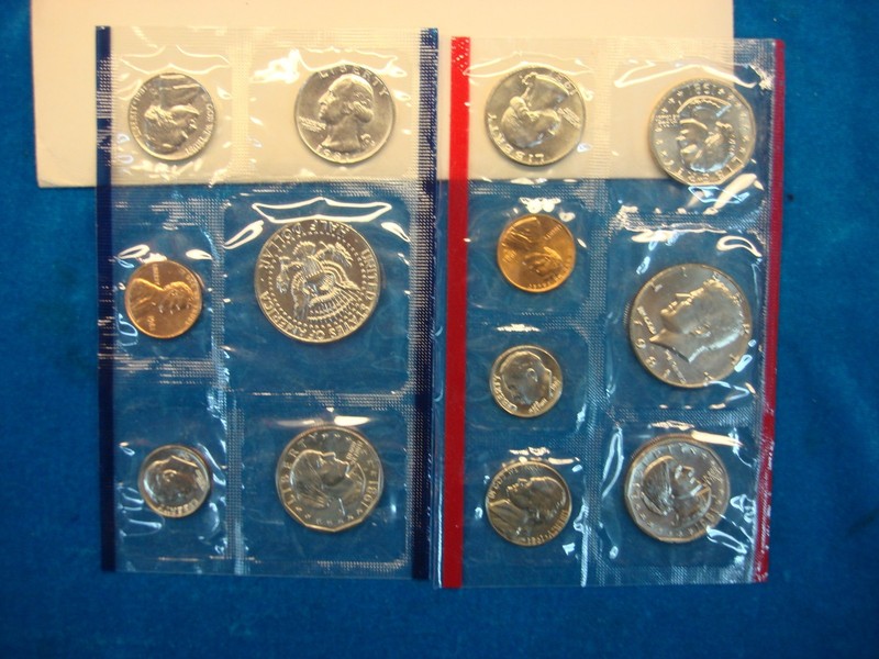 1981 US Mint Set, uncirculated, with packaging error and missing Philadelphia half dollar.