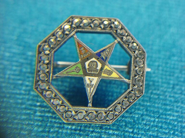 Vintage sterling silver Eastern Star collar pin with marcasites and enamel