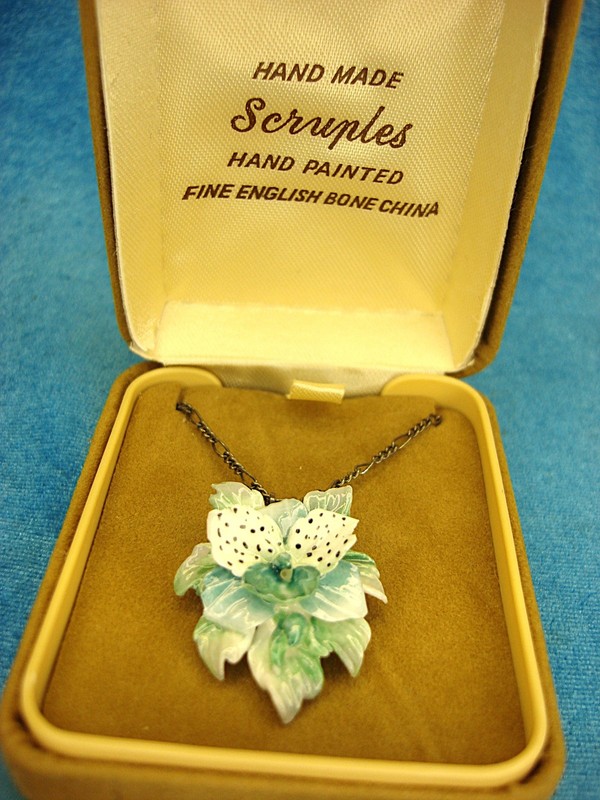 Vintage hand-painted bone china leaf pendant with silver-tone chain