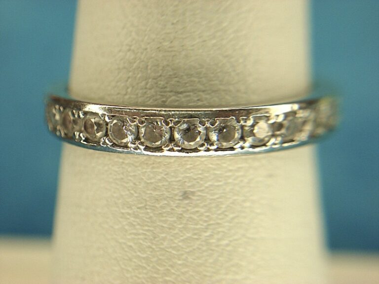 Sterling Silver Diamond Band Ring - Size 6.5
