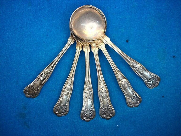 Set of 6 vintage 1855 R Wallace Kings Pattern silverplate soup spoons