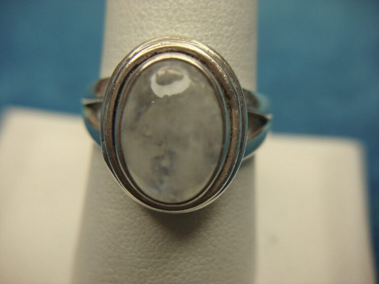 Sterling Silver Moonstone Ring (Size 9)