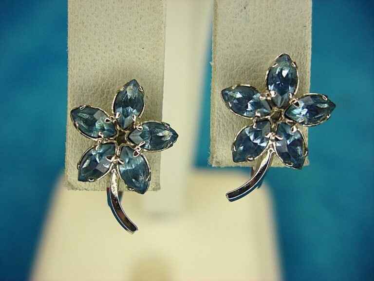 Vintage Sterling Silver Blue Stone Flower Earrings - Screw Back