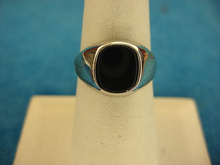 Sterling silver ring with onyx stone, size 7