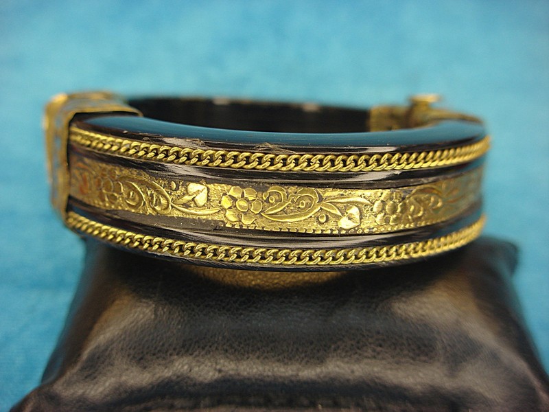 Vintage Resin Bangle Bracelet, 6.75" Circumference
