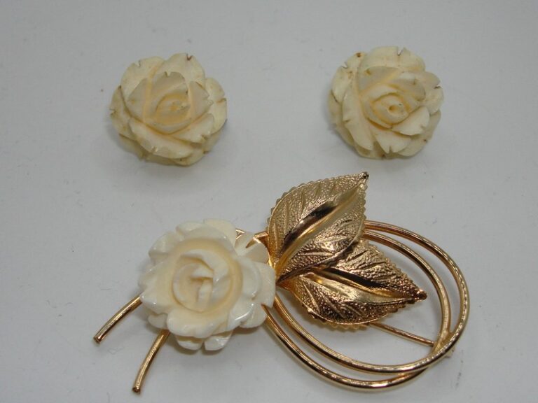 Vintage carved rose brooch and earrings set