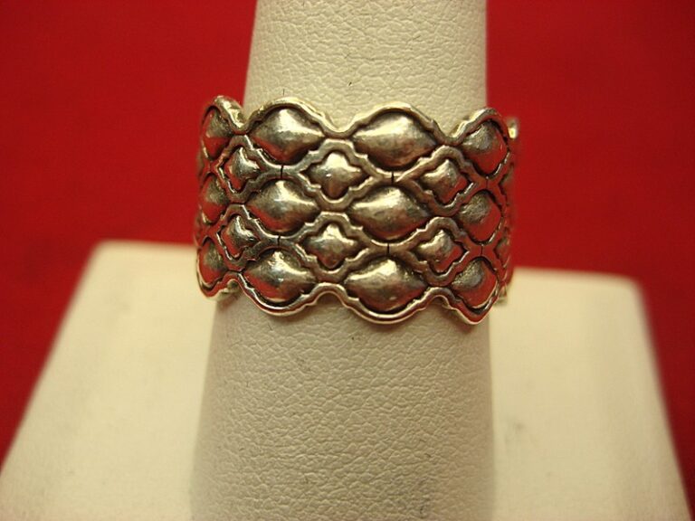 Sterling silver band ring with intricate pattern