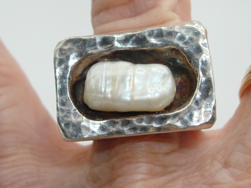 Vintage sterling silver hammered baroque pearl ring, size 6