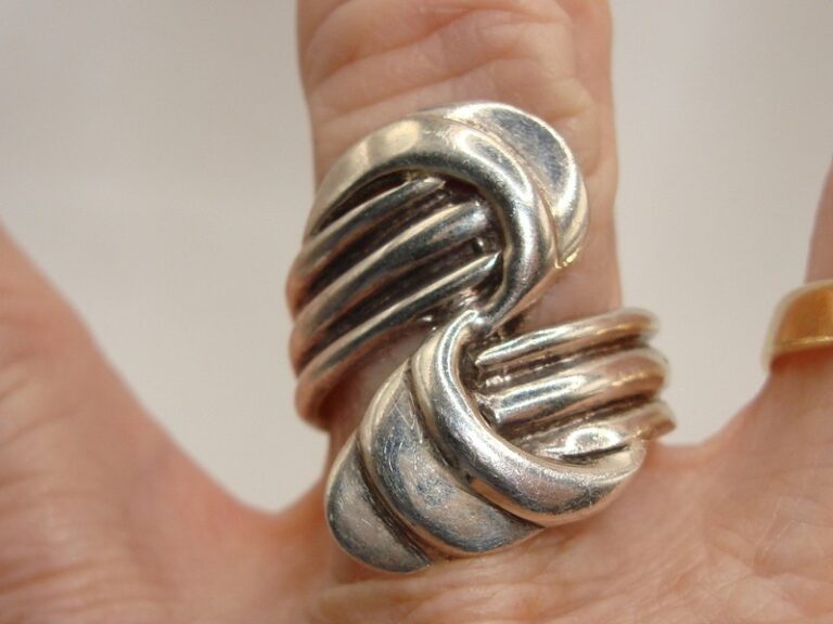 Vintage sterling silver bypass ring by ND, size 8.5 (925)