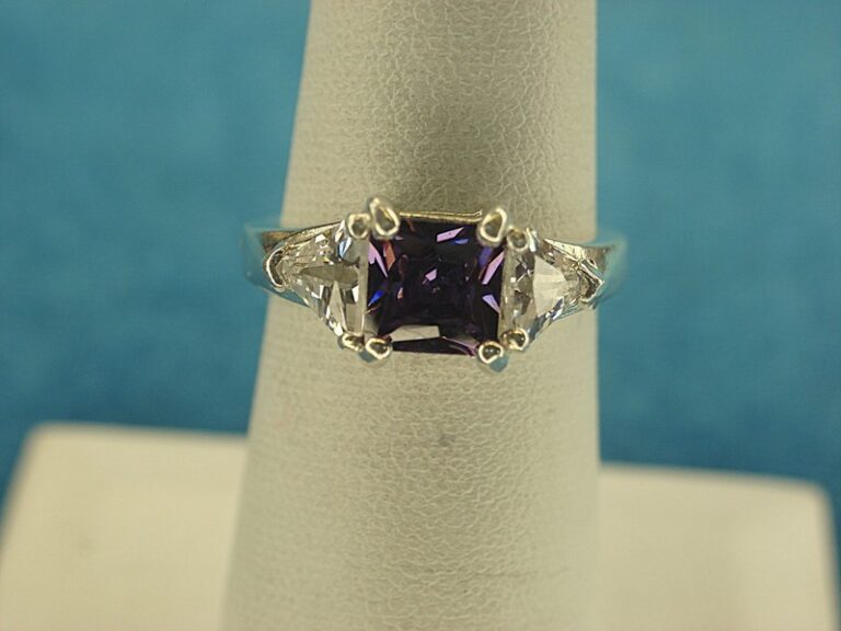 Sterling silver ring with a purple square stone, size 6