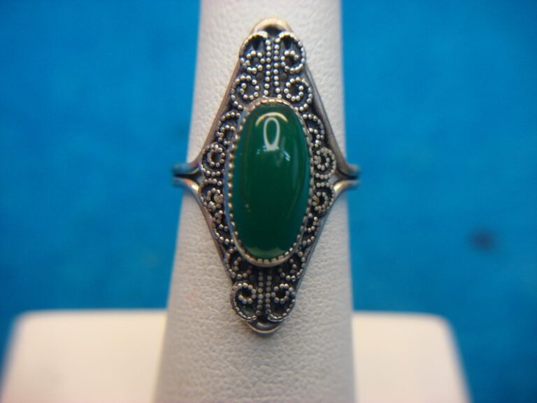 Vintage sterling silver ring with faux jade stone, size 6-7