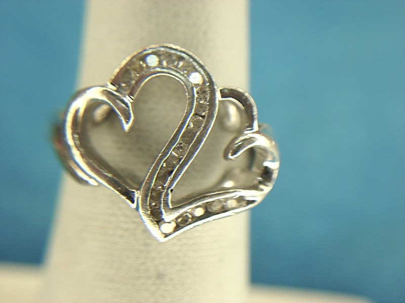 Pre-Owned Zales Sterling Silver Double Heart Diamond Ring - Size 5 3/4