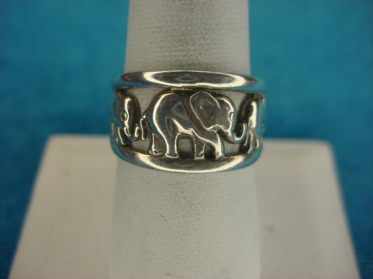 Sterling Silver Elephant Family Ring - Size 8 1/2