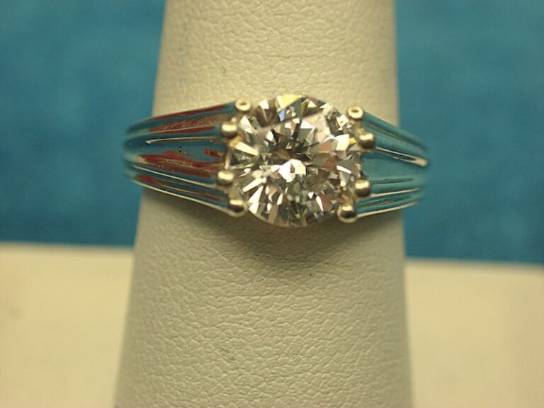 Elegant Sterling Silver Ring with Large Cubic Zirconia, Size 8