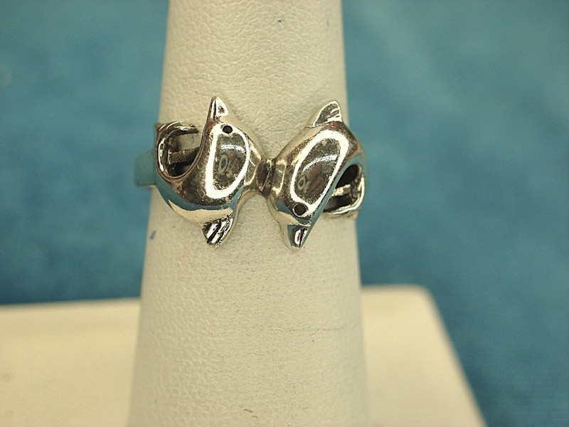 Sterling silver dolphin ring, size 7, pre-owned with two dolphins