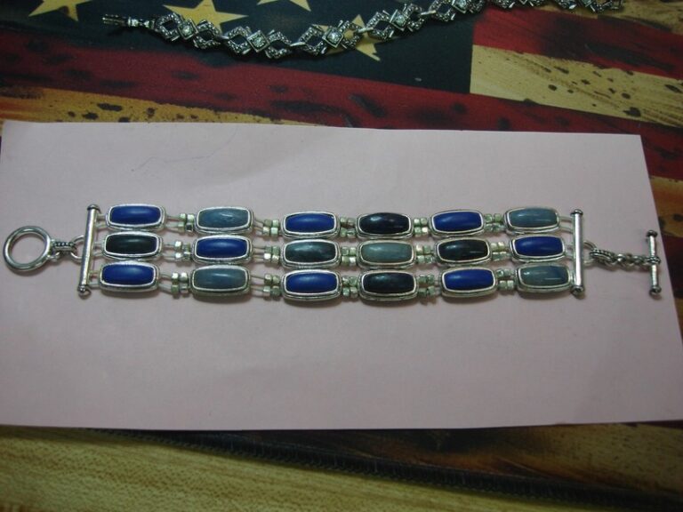 Lapis and agate bracelet, silver tone