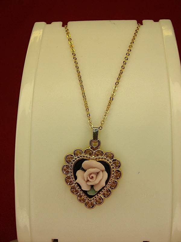 Vintage Style Lavender Rose Heart Pendant Necklace
