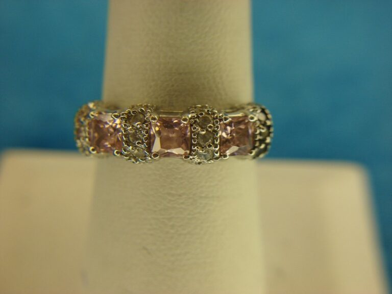 Sterling silver ring with pink and clear stones, size 8, pre-owned