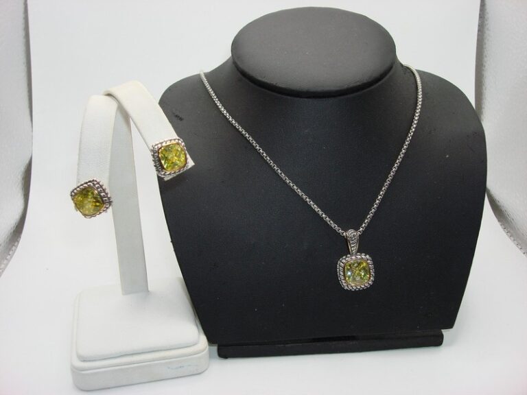 Vintage sterling silver and lemon quartz pendant necklace and earring set (925 Italy)
