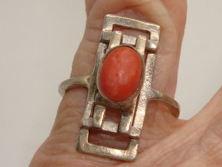 Vintage sterling silver and coral ring, size 5