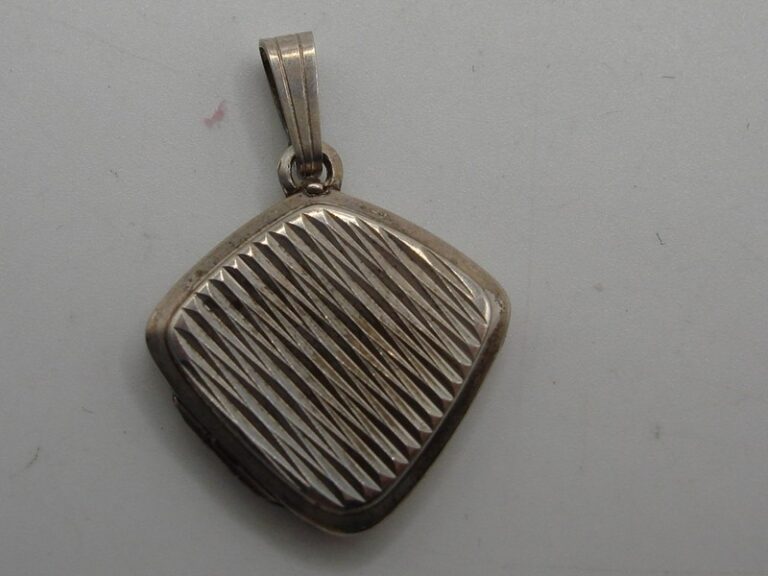 Vintage Kordes & Luchtenfels 800 Silver Locket | 1940s Germany