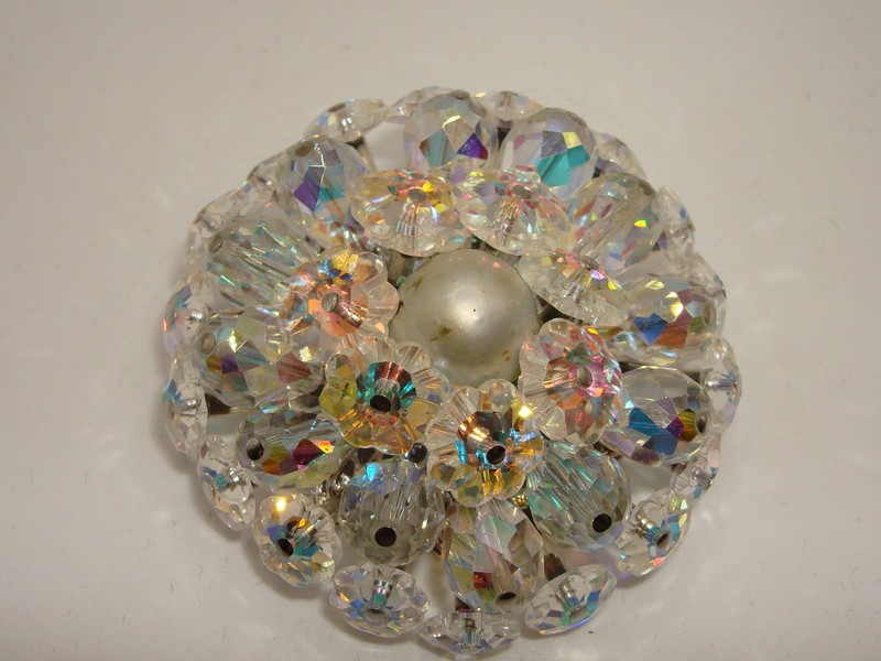 Vintage 1960s Vendome Aurora Borealis crystal brooch