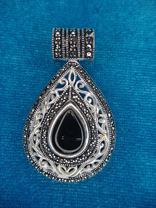 Sterling silver onyx and marcasite pendant, pre-owned, excellent condition
