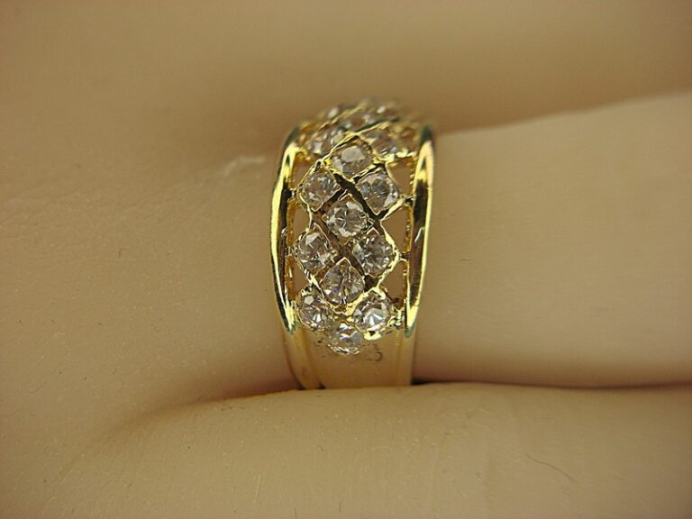 Sterling silver filigree ring with gold vermeil accents, size 6 3/4