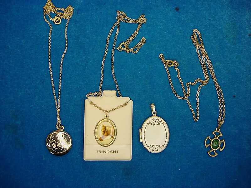Vintage Necklace & Pendant Lot of 4