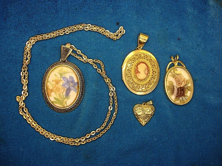 Vintage Estate Necklace & Pendant Lot